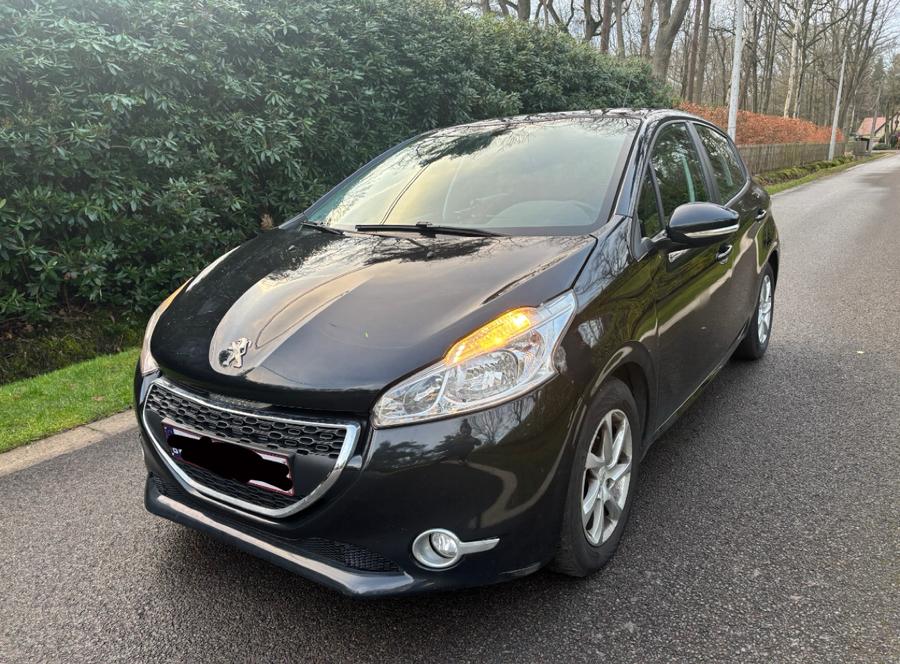 Peugeot 208 1.2i Active, Auto's, Voorwielaandrijving, Euro 5, Stof, Zwart