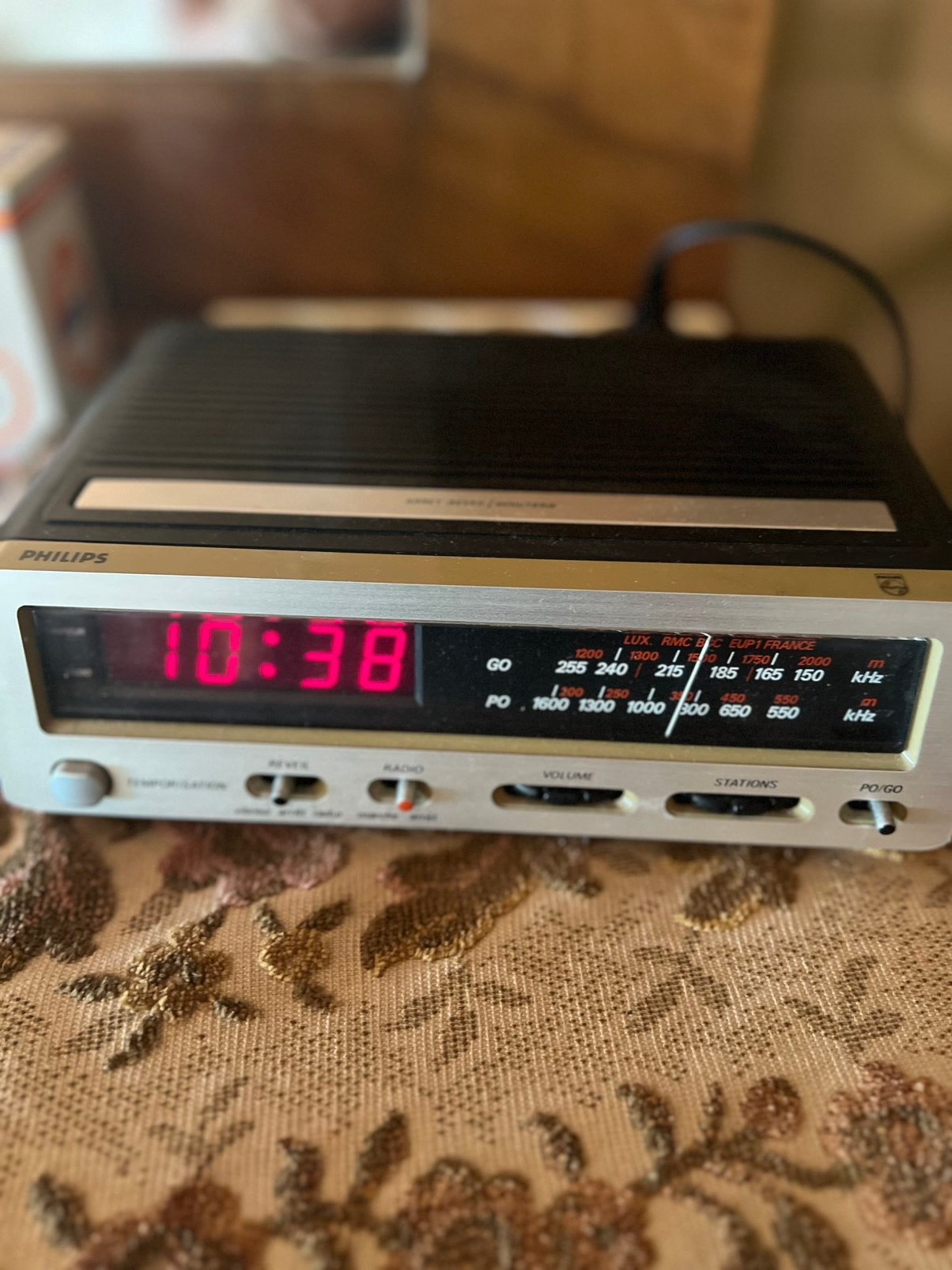Radio-réveil vintage, Enlèvement