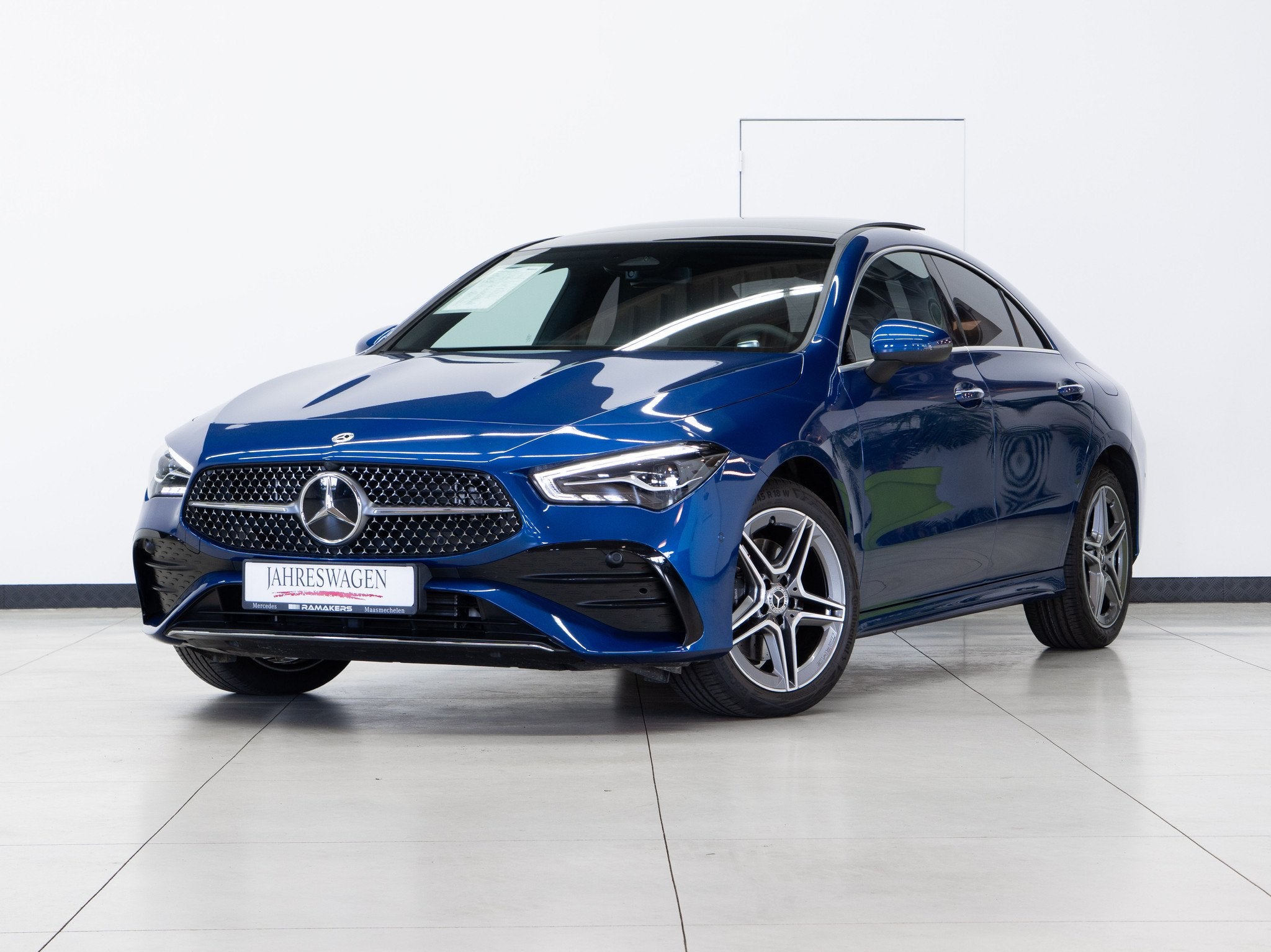 Mercedes-Benz CLA 250 e Coupé AMG PANORAMA Memory DISTRONIC, Auto's, Gebruikt, Zwart, 4 cilinders, Blauw