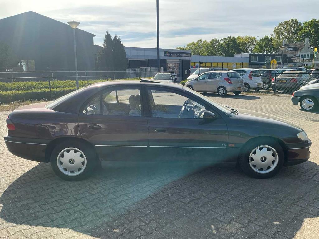 1994 Opel Omega 2.0i-16V GL Personenauto, Auto's, Automaat, Omega, Gebruikt, Bedrijf