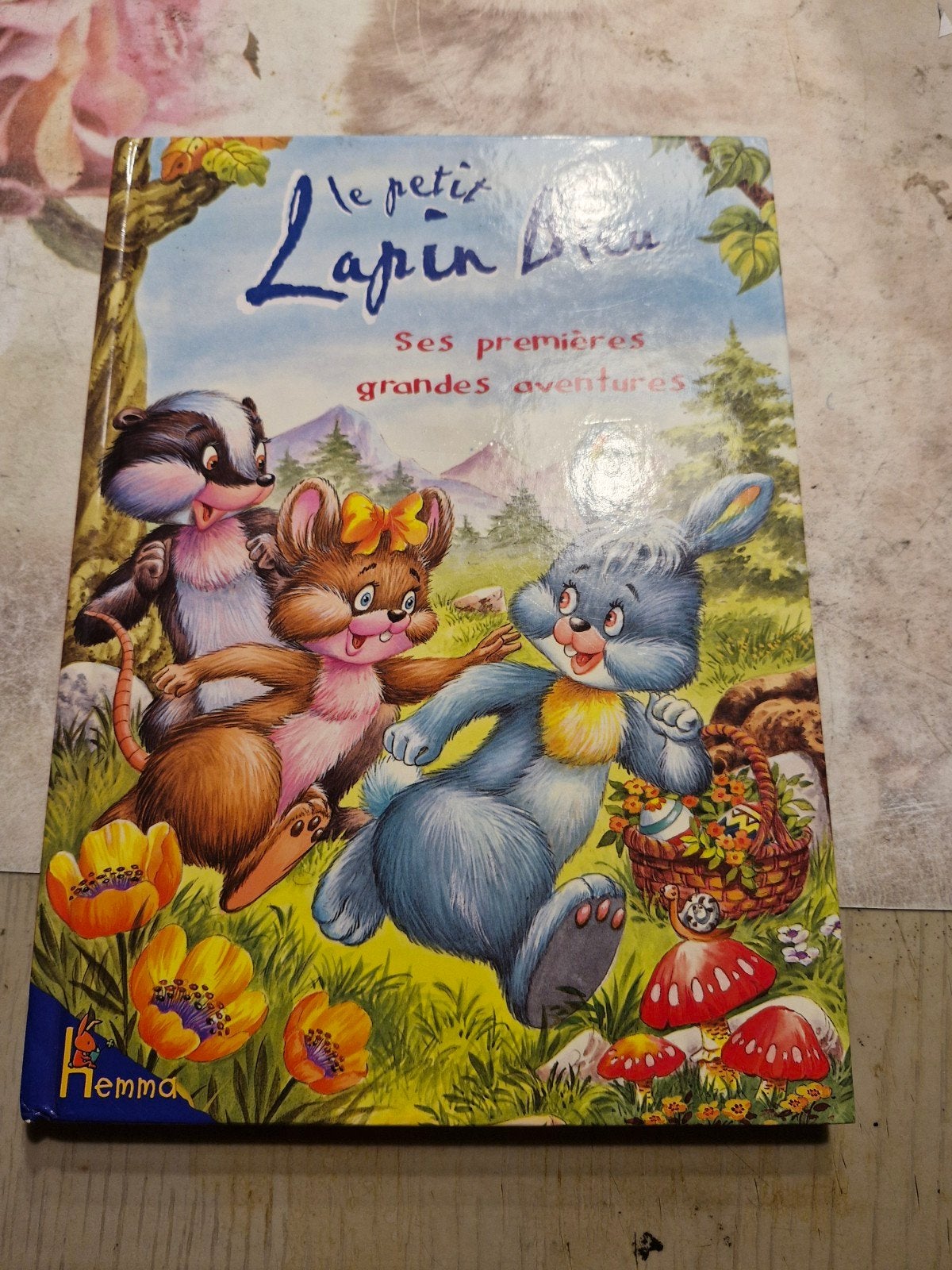 livre le petit lapin bleu en bonne etat, Enlèvement ou Envoi, Comme neuf