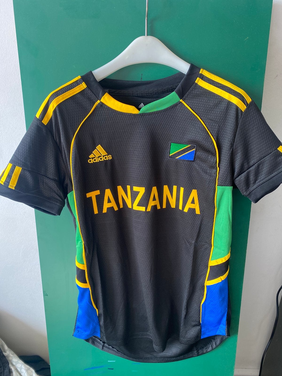 Voetbal jersey Adidas, Tanzania Nationaal elftal, Maat S, Ophalen of Verzenden, Nieuw, Shirt