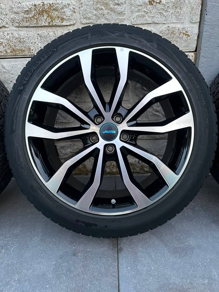 Autec Uteca 19” velgen 5x112 ET38 + winterbanden 245/45 R19, Auto-onderdelen, Banden en Velgen, Banden en Velgen, Winterbanden