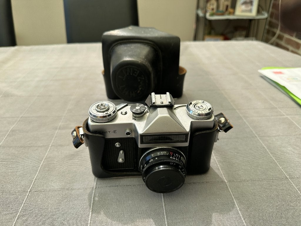 KMZ Krasnogorsk Zenet-E vintage reflex camera, Audio, Tv en Foto, Fotocamera's Analoog, Gebruikt, Spiegelreflex, Overige Merken