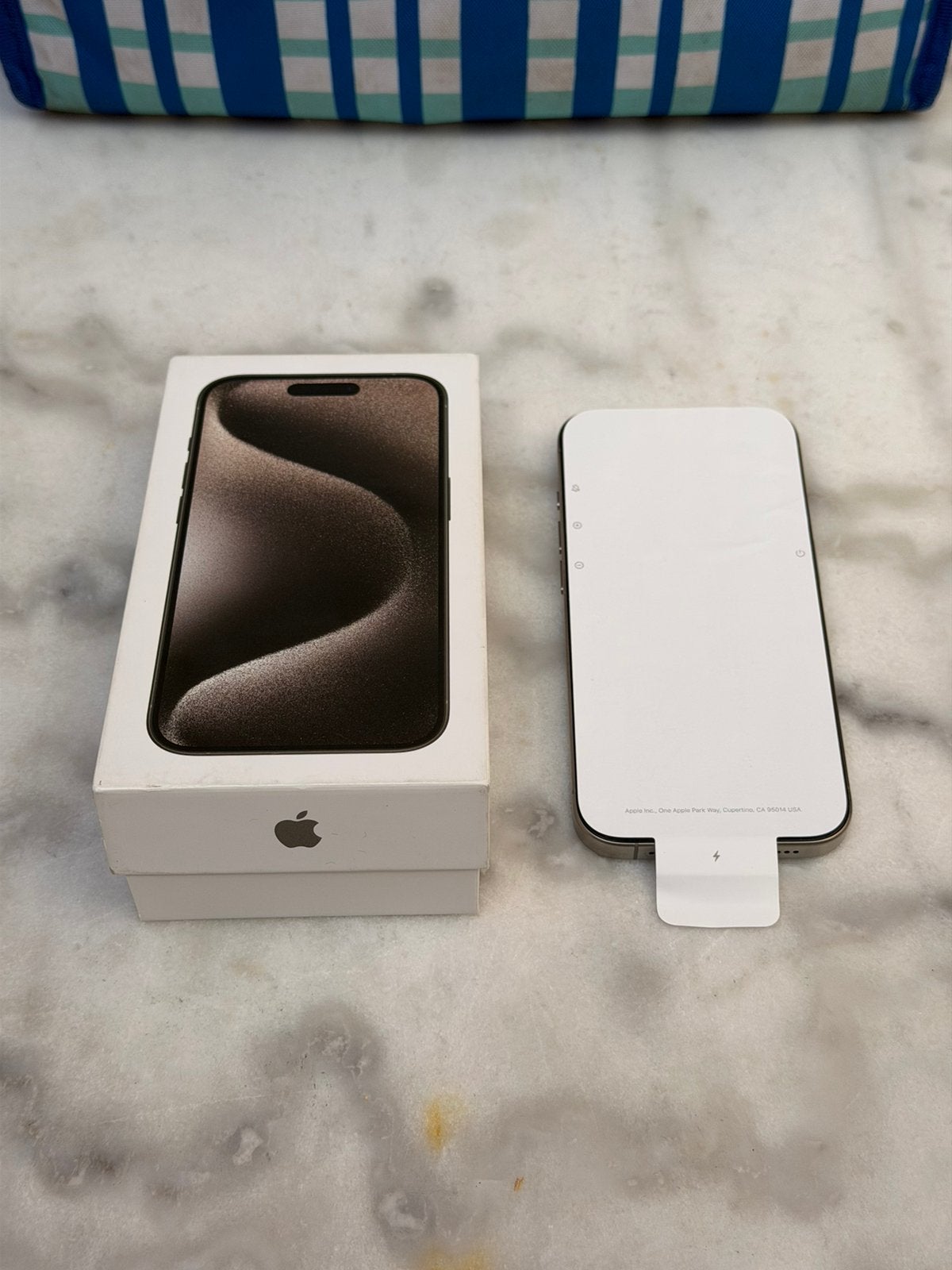 Iphone 15 pro 256 Go neuf 100%, Gris, Enlèvement, Sans abonnement, Sans simlock