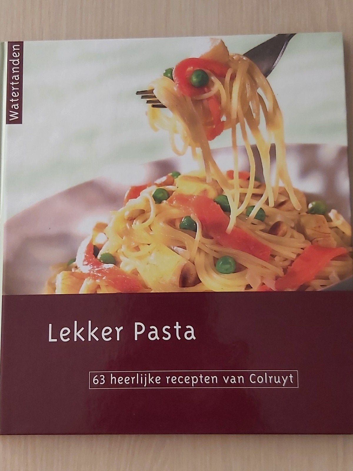 Kookboek lekker pasta Colruyt, Livres, Enlèvement ou Envoi