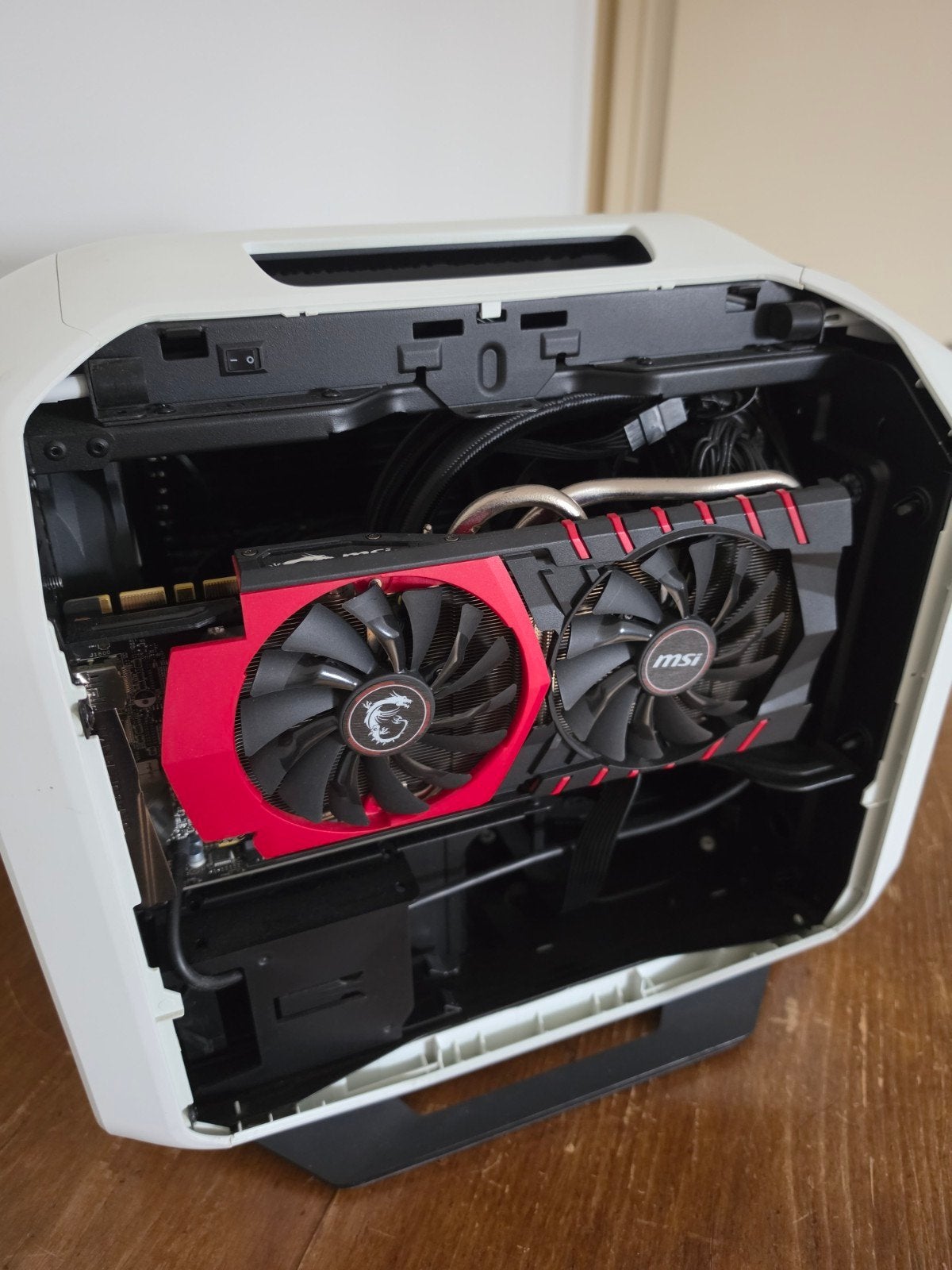 PC unique pour les fêtes et les sports électroniques (Corsai, Informatique & Logiciels, 8 GB, Reconditionné, Gaming, HDD