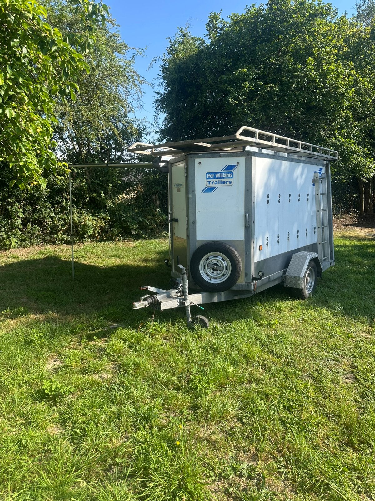 Ifor williams boxvan, Ophalen