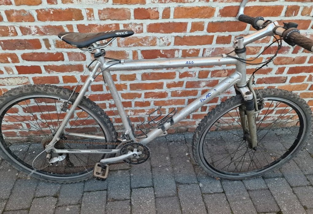mtb met werk aan, Enlèvement, Utilisé
