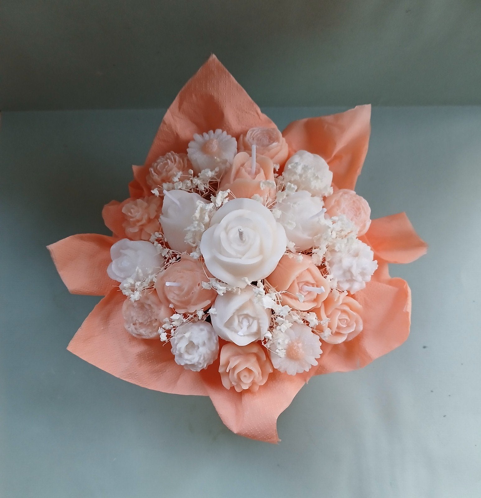 Beau bouquet de fleurs en bougies et fondants, Enlèvement ou Envoi