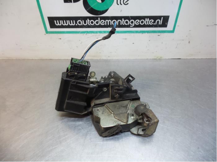 Deurslot Mechaniek 4Deurs rechts-achter van een BMW 5-Serie, Gebruikt, -, -, Ophalen of Verzenden
