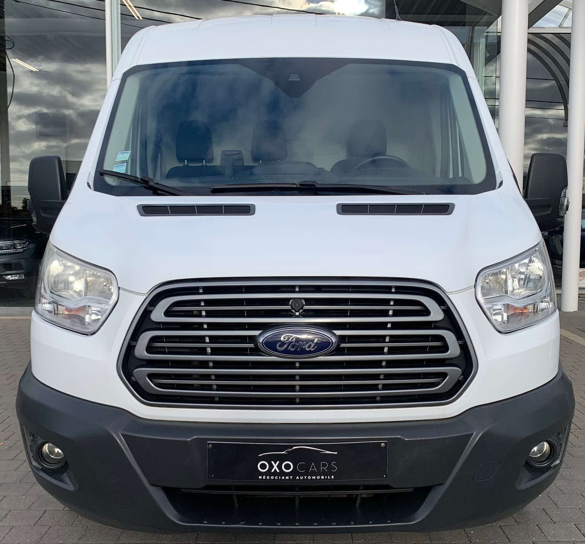 Ford Transit 2.2 TDCi 125CV / L2 H2 / 3 PLACES / AIRCO / CRU, Voorwielaandrijving, Euro 5, Stof, Gebruikt