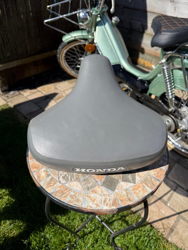 Honda Camino zadel grijs – origineel, Ophalen of Verzenden, Gebruikt
