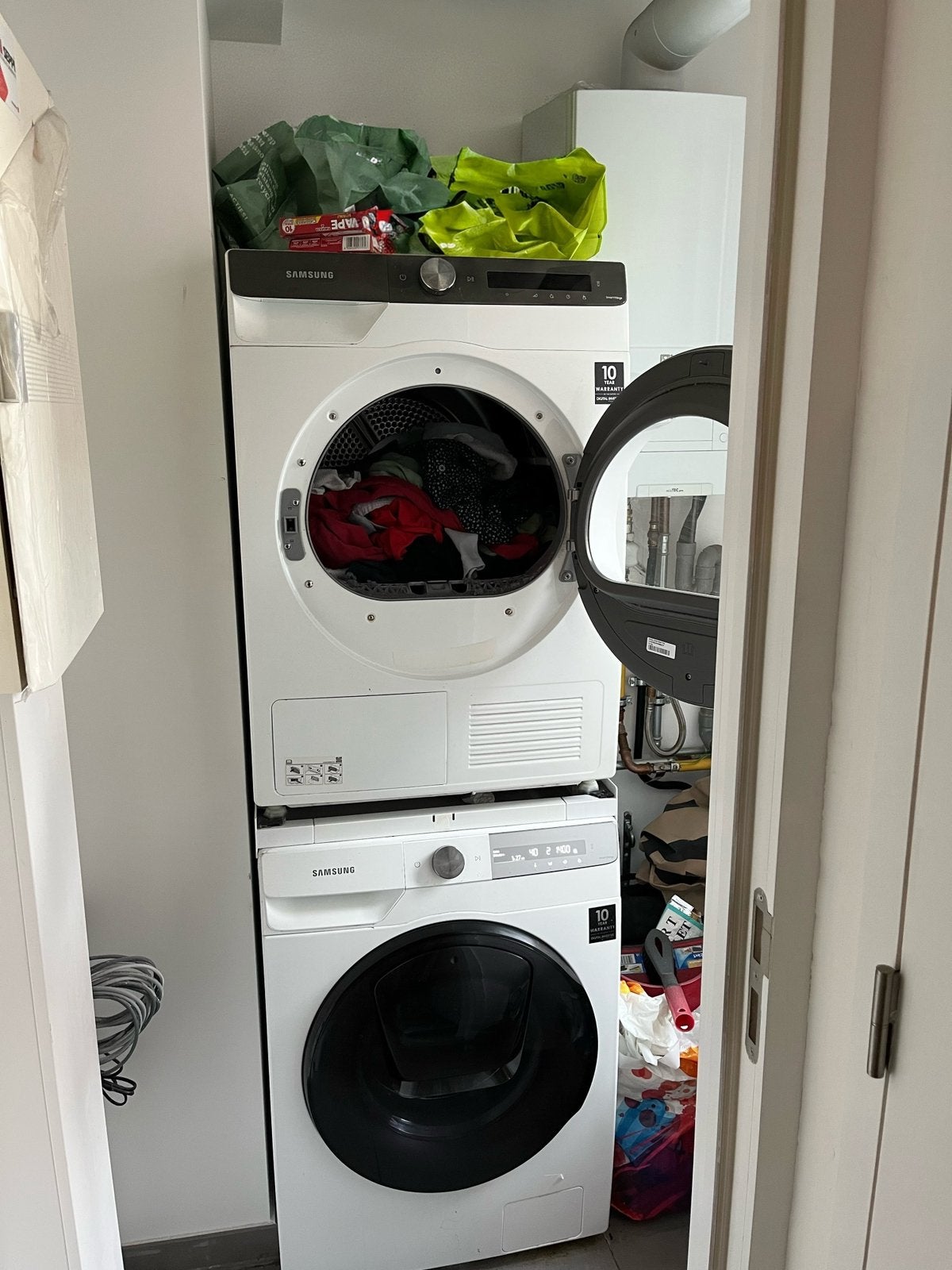 Lot Samsung : machine à laver + séchoir + kit – 950 €, 1200 à 1600 tours, 85 à 90 cm, Programme court, Chargeur frontal