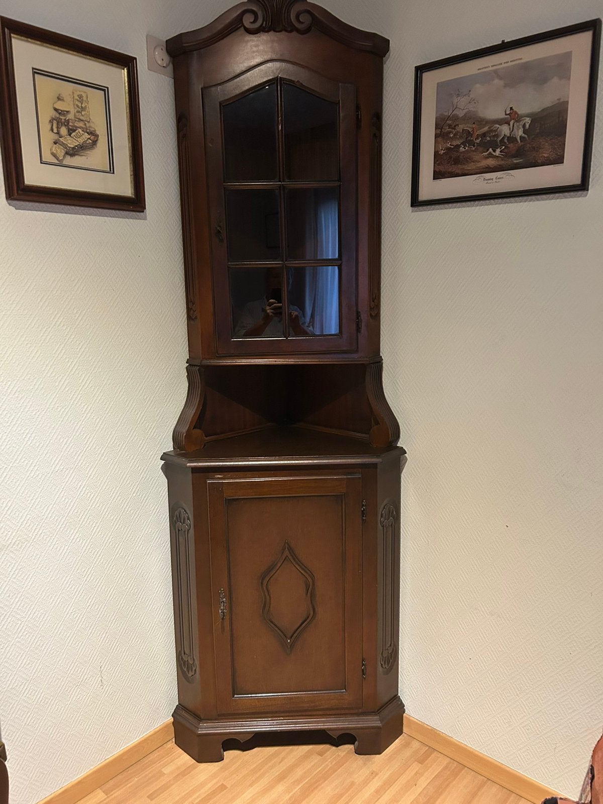 Hoekkast, Antiek en Kunst, Ophalen