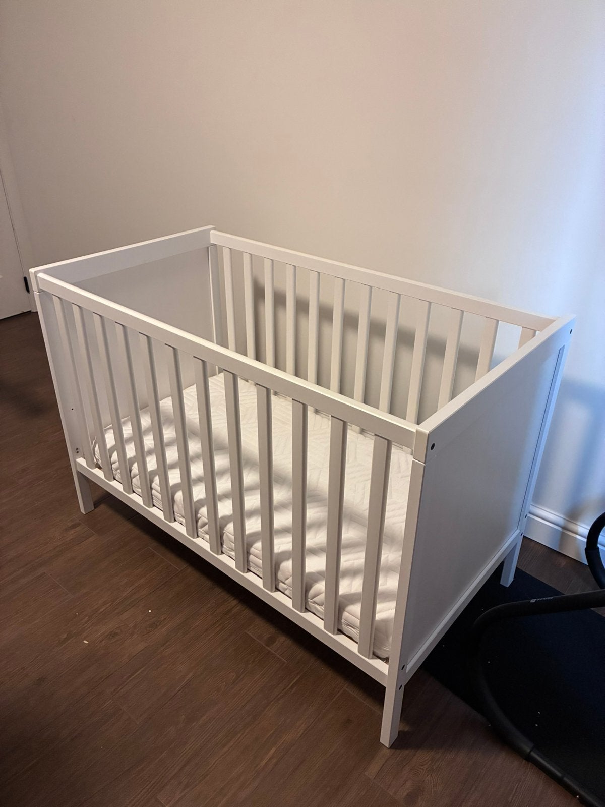 Ikea Sundvik babybed incl. matras,Aerosleep topper,dekbed, Enlèvement, Comme neuf, Lit