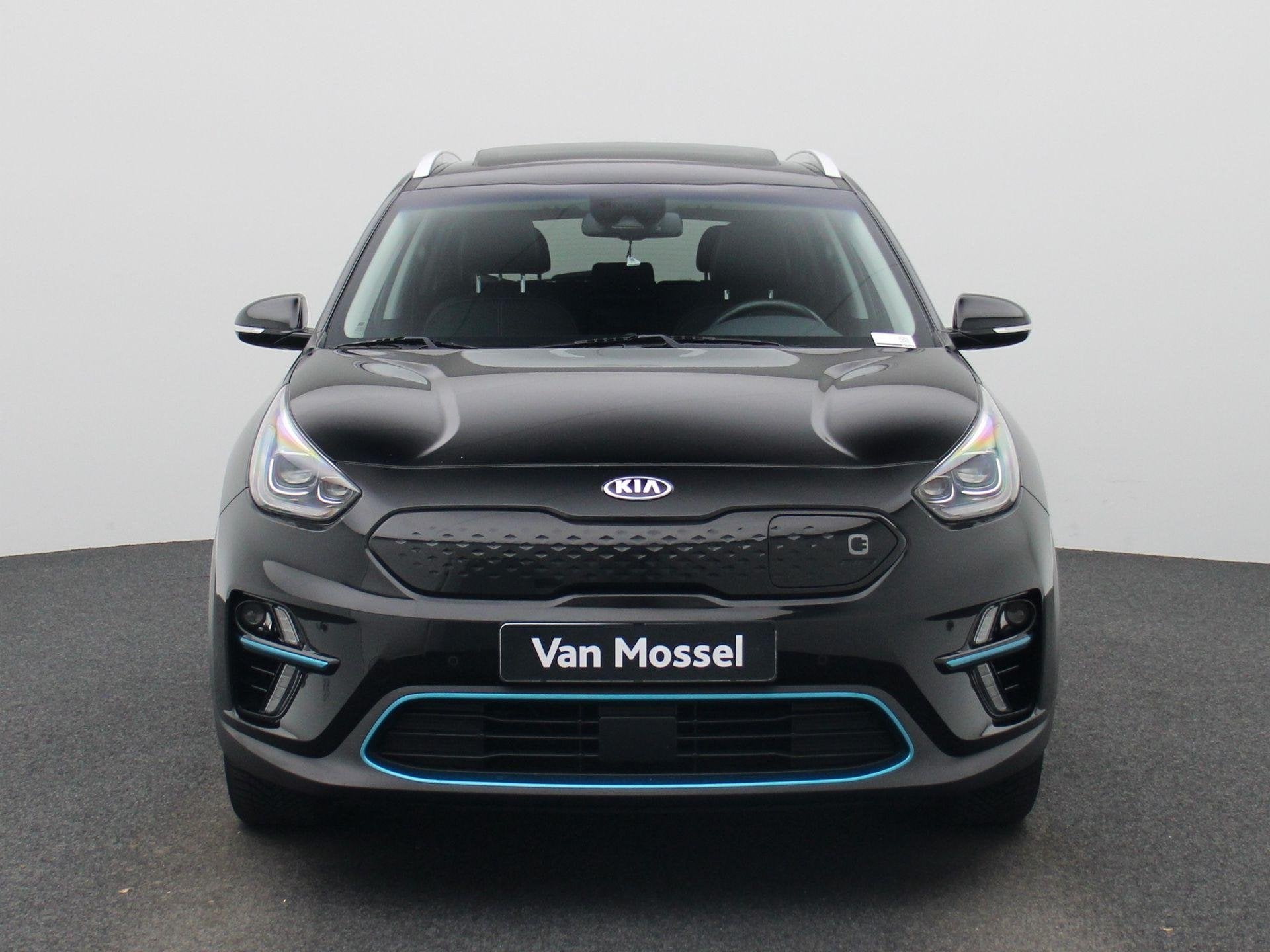 Kia e-Niro DynamicPlusLine 64 kWh SOH 95,5% | CAMERA | Sunro, Auto's, Gebruikt, Leder en Stof, Zwart, 5 zetels