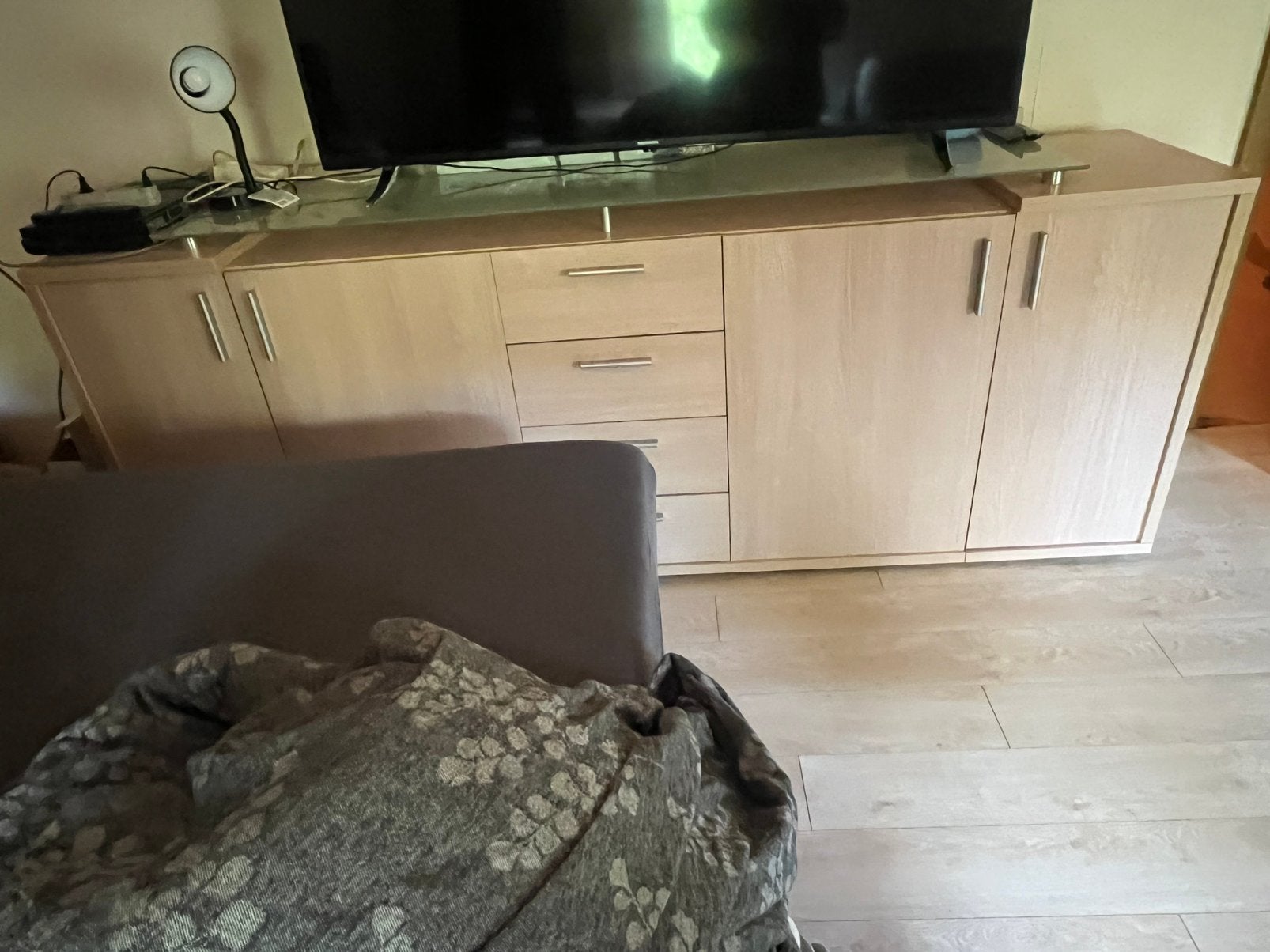 Dressoir kast, Animaux & Accessoires, Caisses pour chiens, Enlèvement, Comme neuf