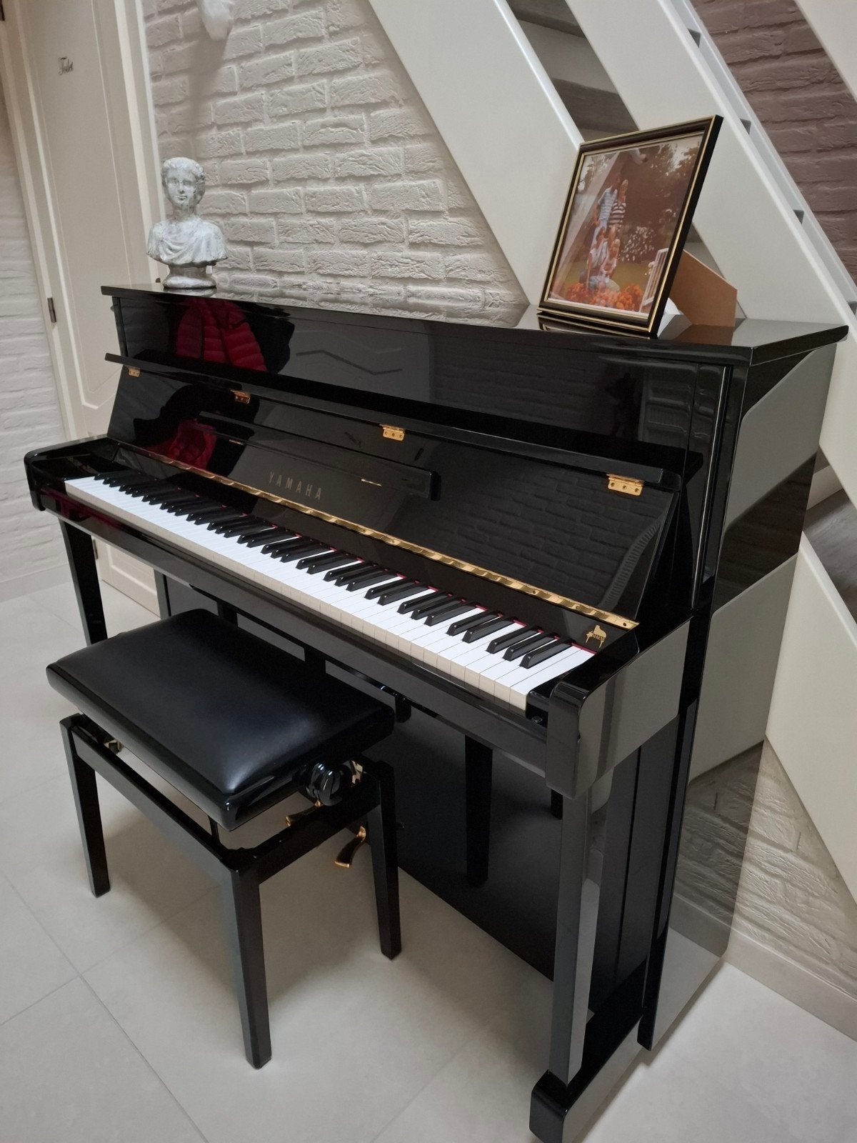 Yamaha B2 buffetpiano, Ophalen, Zwart, Zo goed als nieuw, Piano