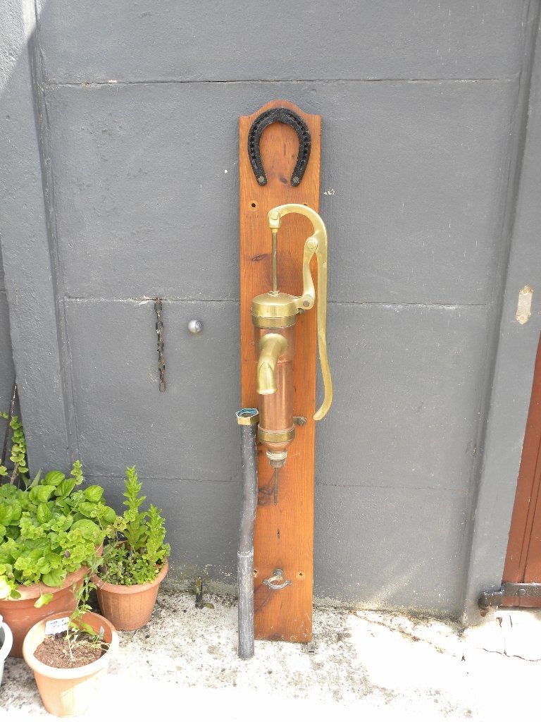 Pompe à eau décorative en cuivre rouge et Cuivre Jaune, Enlèvement, Cuivre