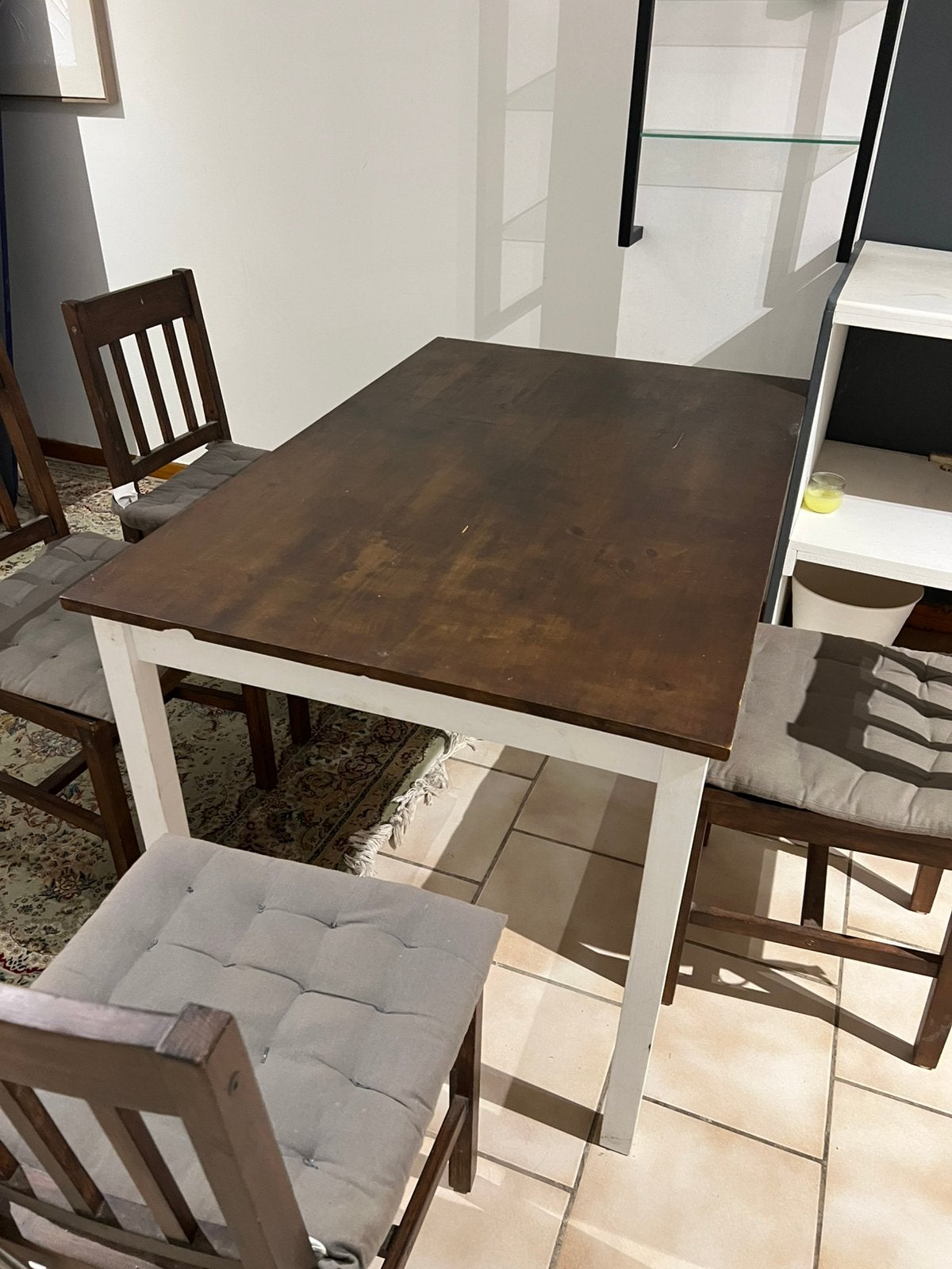 Tafel en 4 stoelen ideaal voor studio, Huis en Inrichting, Ophalen, Gebruikt, Studenten, 4 tot 6 stoelen