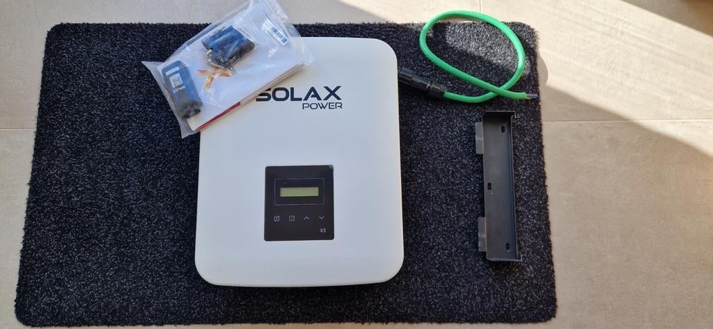 Solax omvormer x3-mic-6k-g2 incl wifi dongle, Doe-het-zelf en Bouw, Zonnepanelen en Toebehoren, Ophalen, Zo goed als nieuw, 200 wattpiek of meer