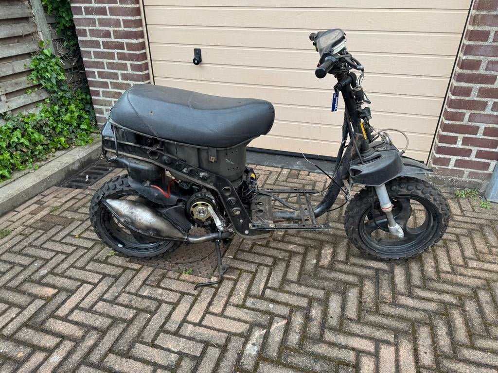 Lot️2x Typhoon 2x vespa lx50 Toscana razzo, Enlèvement, Comme neuf