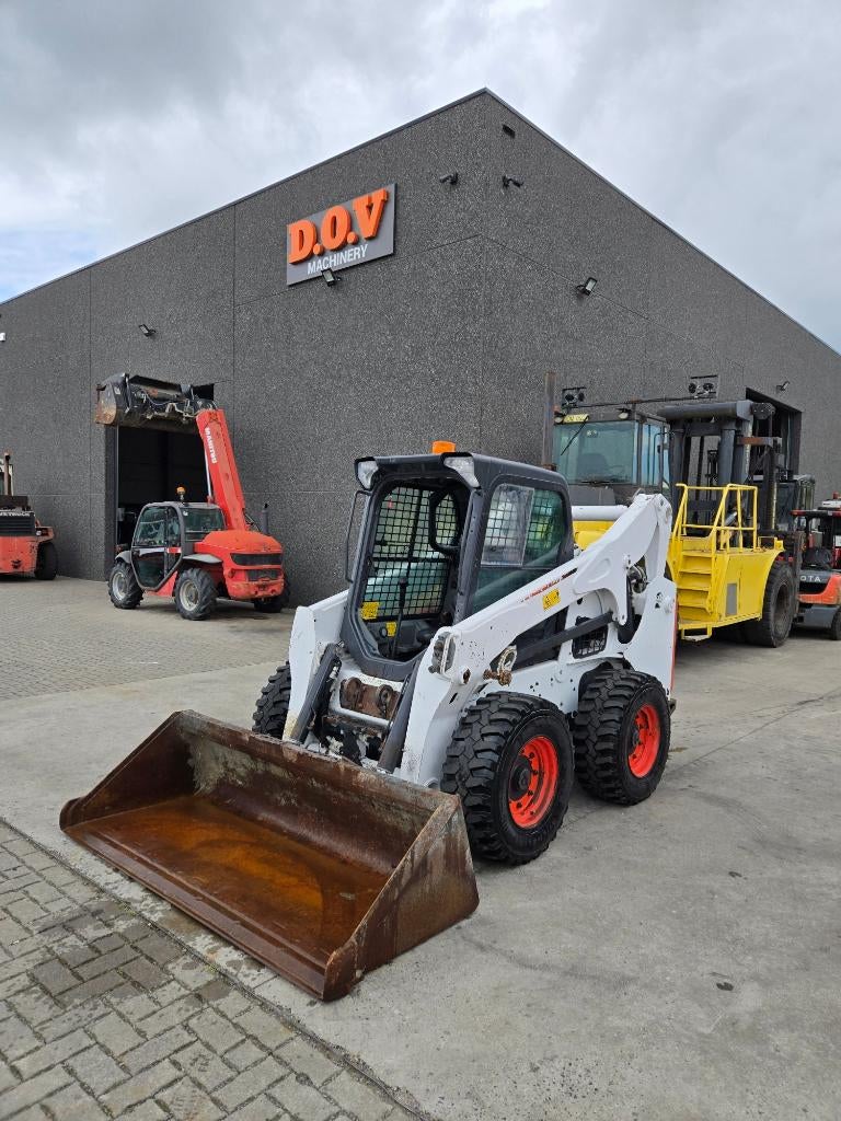Bobcat S770, Ophalen, Wiellader of Shovel