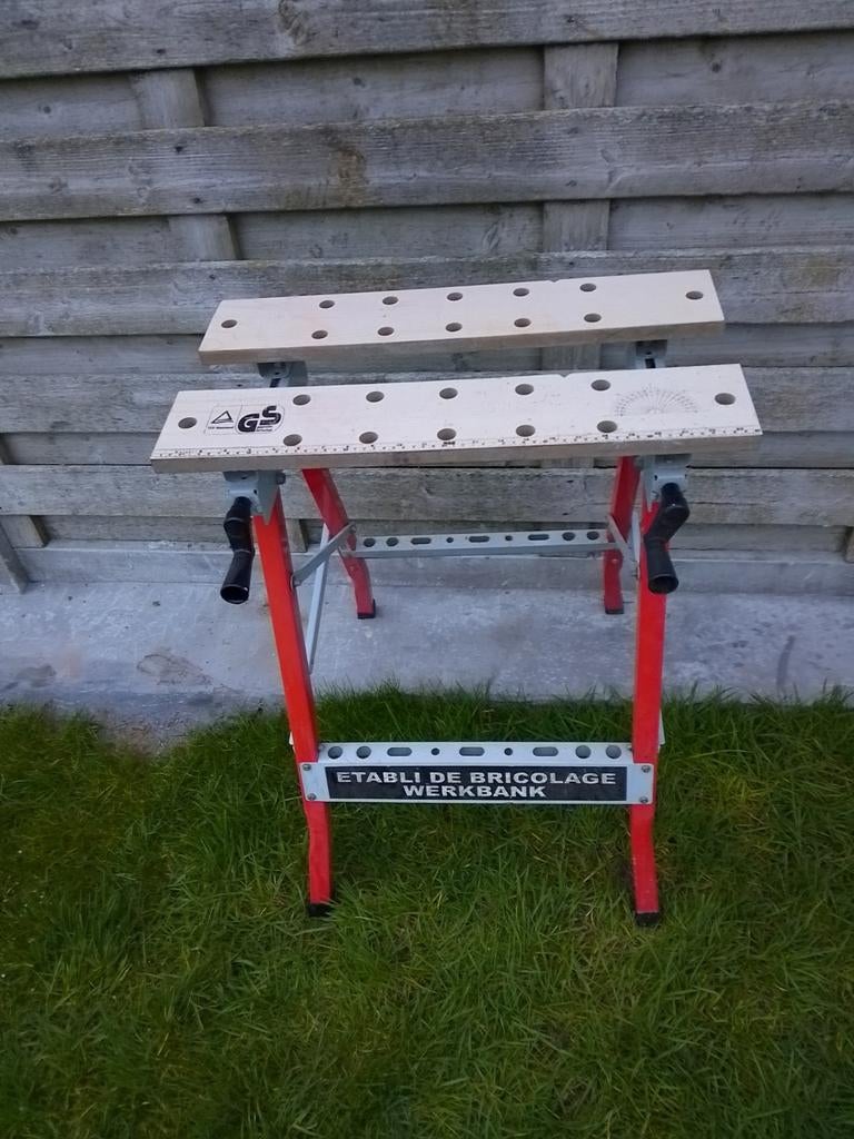 Opvouwbare werkbank, Ophalen, Zo goed als nieuw, Minder dan 70 cm, Bankschroef