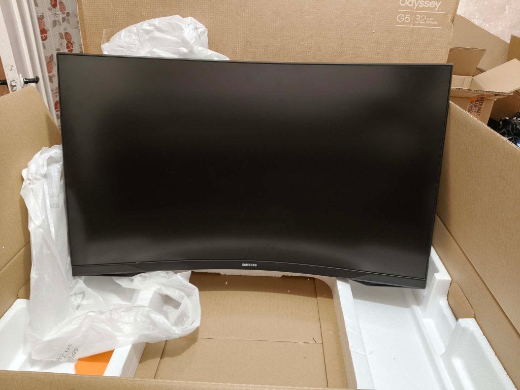 Samsung Odyssey Curved Gaming Monitor G5 32" 144 Hz, 101 t/m 150 Hz, VA, DisplayPort, In hoogte verstelbaar