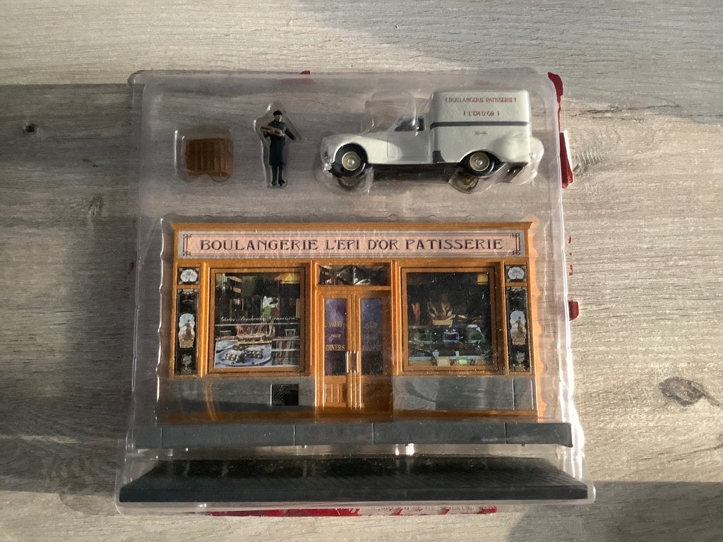 Miniatuur auto Peugeot 203 met attributen (Nieuw), Hobby en Vrije tijd, Modelauto's | 1:43, Nieuw, Auto, Overige merken, Ophalen of Verzenden