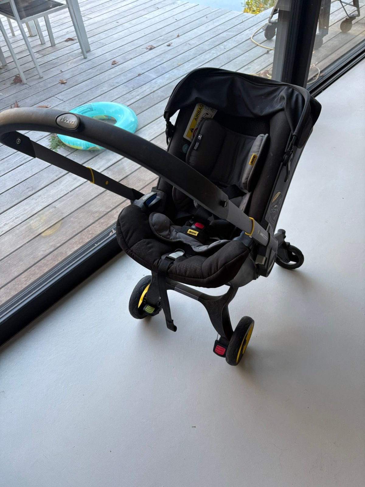 Doona buggy met 2 isofixen en 2 seatcovers, Ophalen, Zo goed als nieuw