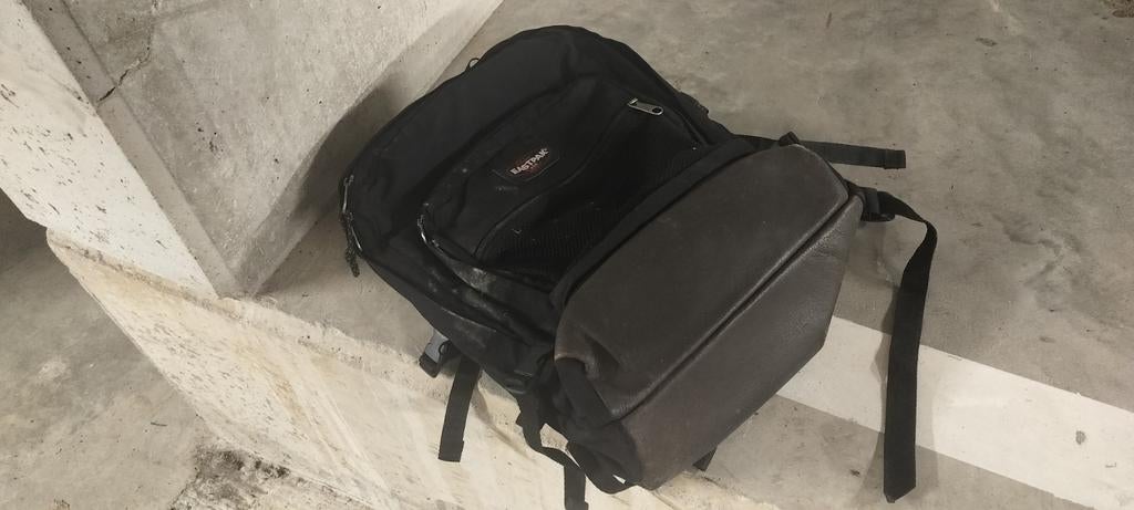 Eastpak, Enlèvement