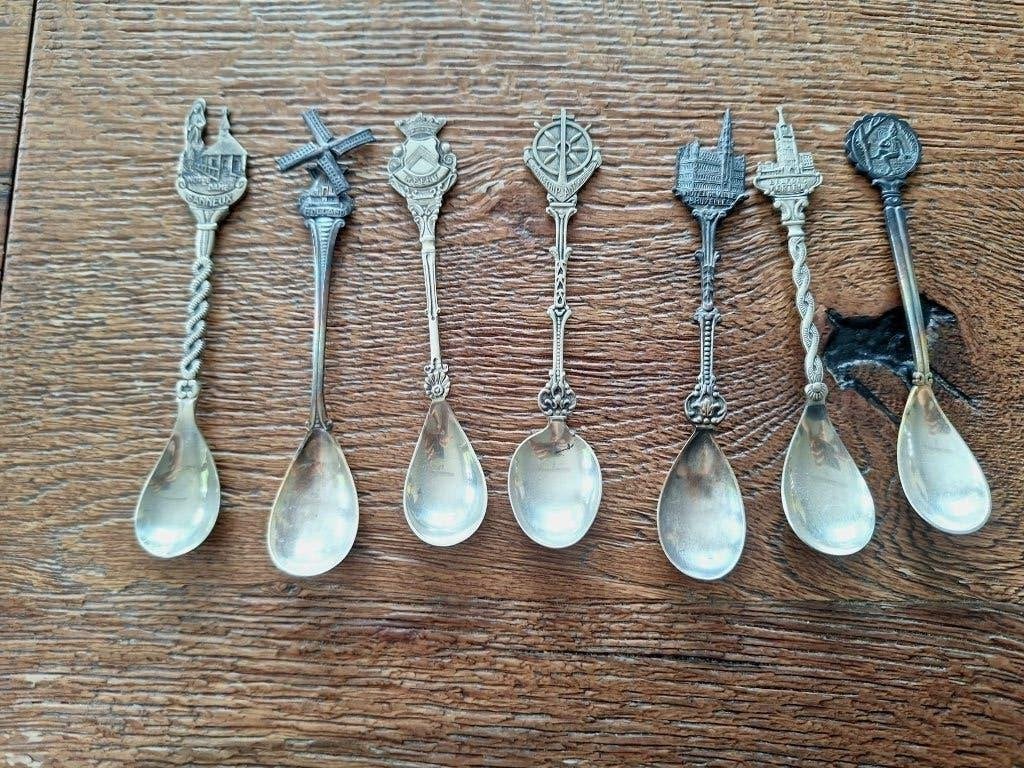 7 souvenirlepeltjes, Enlèvement