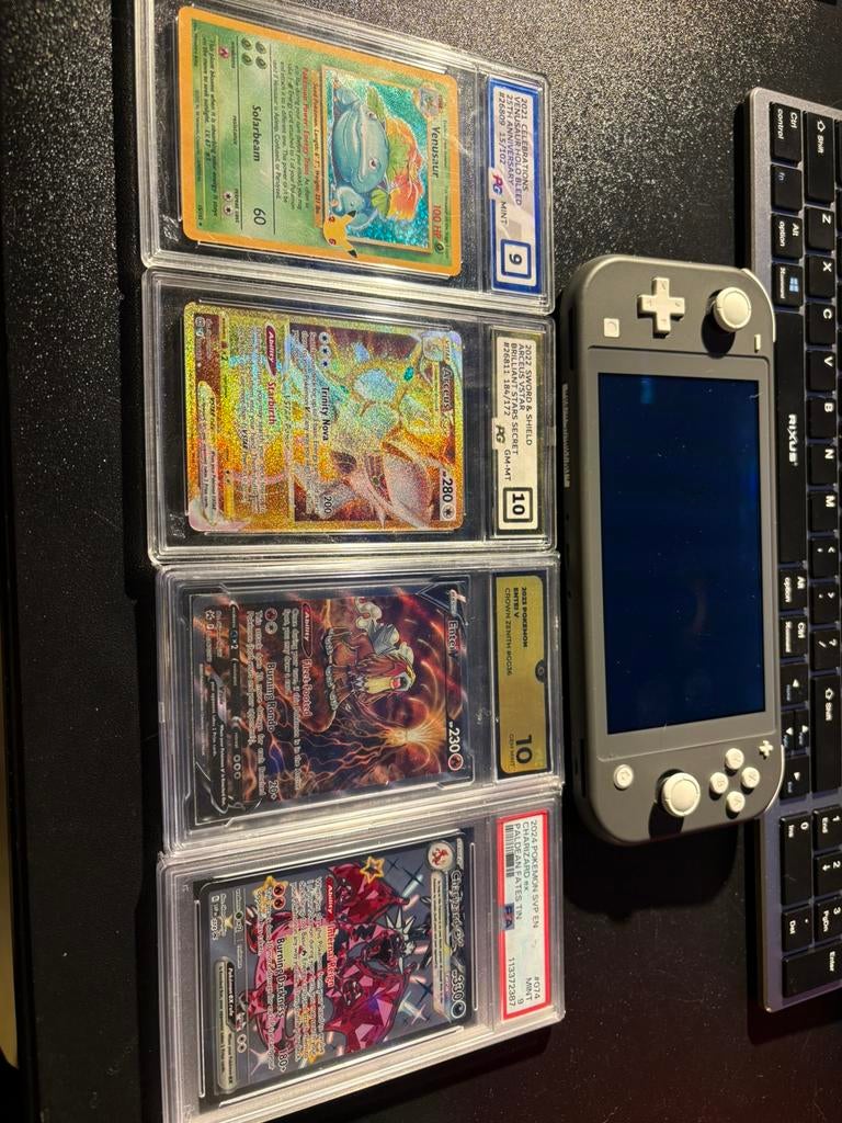 Pokemon graded cards/slabs, Ophalen of Verzenden, Zo goed als nieuw