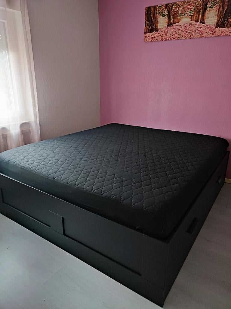 À vendre lit matelas et commode, 200 cm
