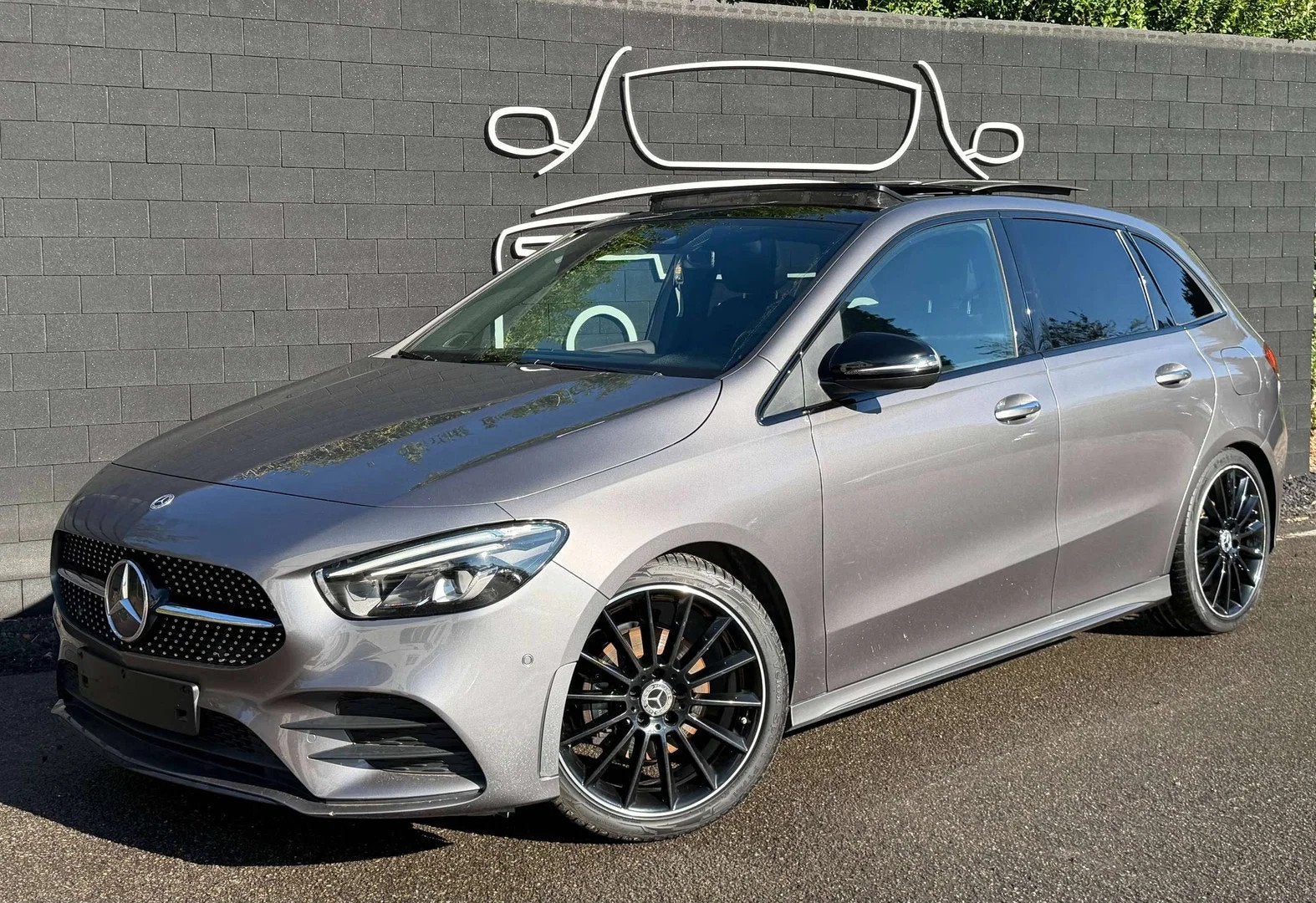 Mercedes-Benz B-CLASS 200 d+PACK AMG+TOIT OUVRANT+AMBI LIGHT, Autos, Argent ou Gris, Achat, Entreprise, Automatique