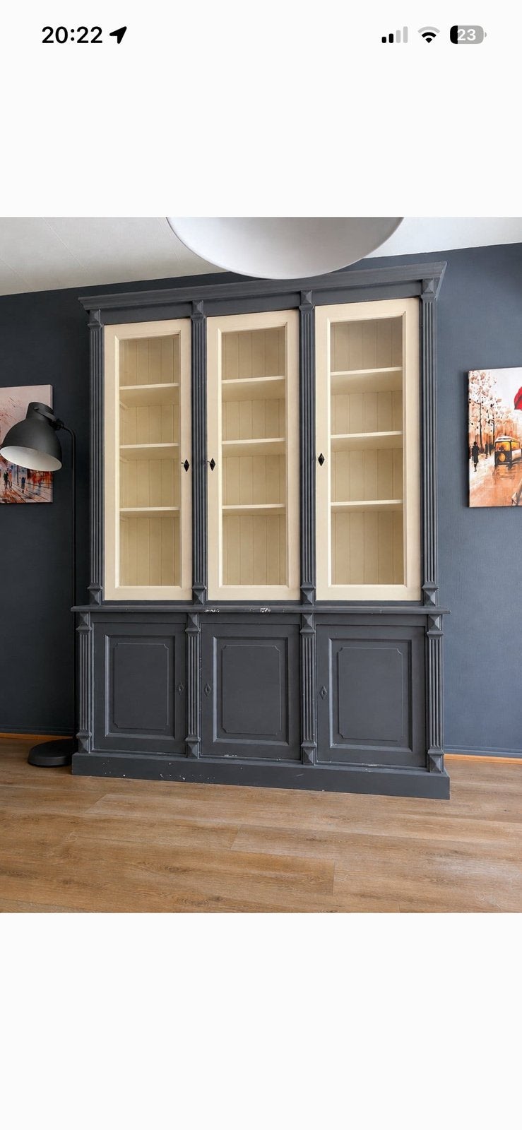 Grande vitrine en bois massif, Maison & Meubles, Armoires | Buffets, Enlèvement, Comme neuf