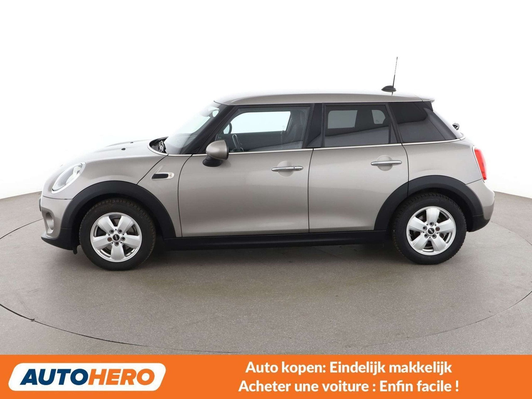 MINI One One (année de construction 2017), Autos, Achat, 1225 kg, https://public.car-pass.be/vhr/c28edf48-414c-4984-86a9-84c2daf493bc