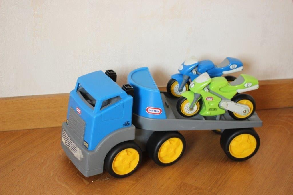 Little Tikes vrachtwagen met moto's, Ophalen of Verzenden