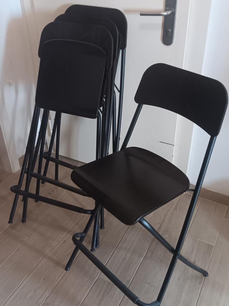 Chaise haute IKEA pliantes noires 61cm ( x4)
