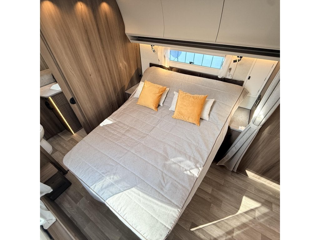 Kabe Imperial 880 TDL E8, Schokbreker, Rondzit, Bedrijf, Kabe
