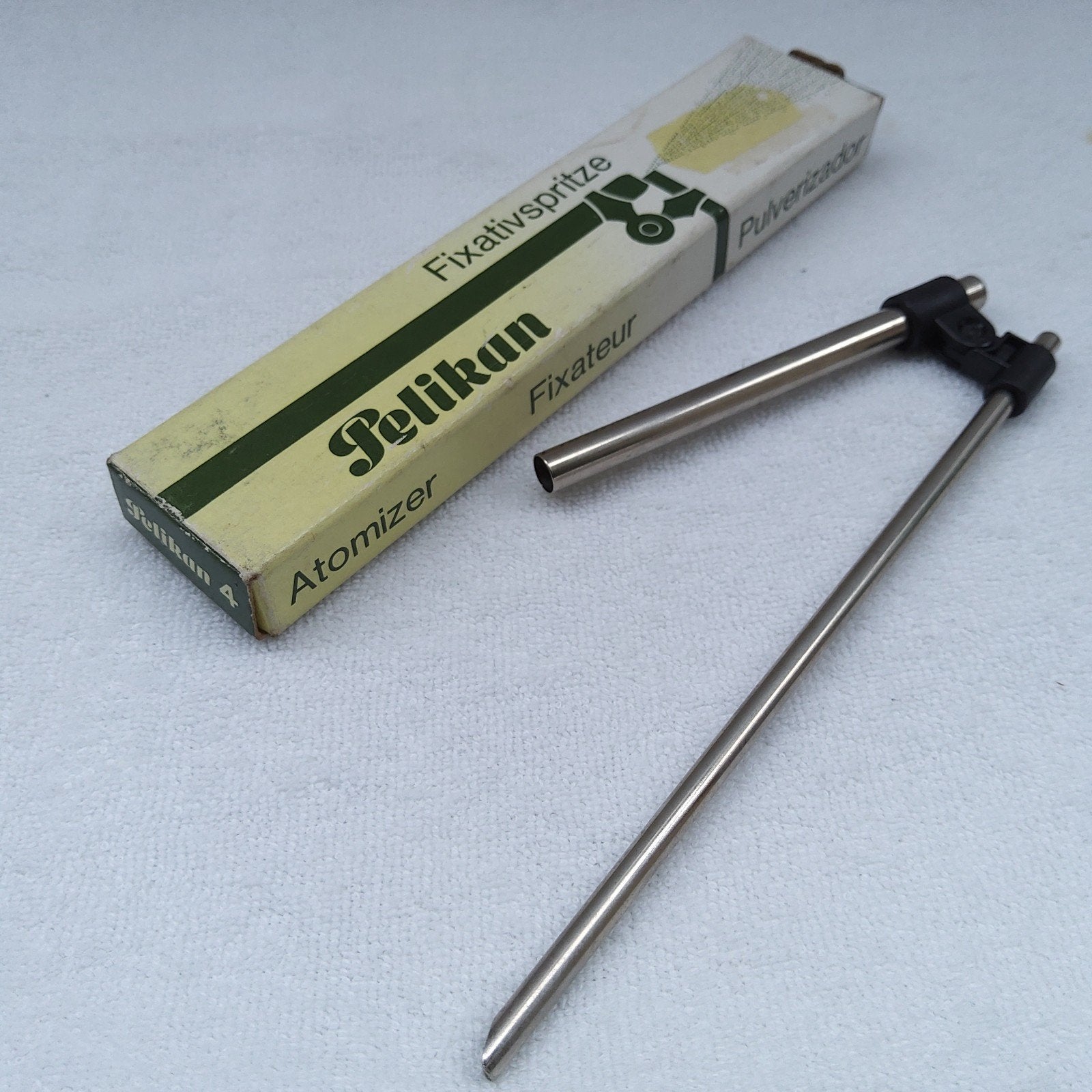 Fixatiefspuit " Pelikan" voor fixeren van tekeningen., Hobby en Vrije tijd, Tekenen, Ophalen of Verzenden, Nieuw