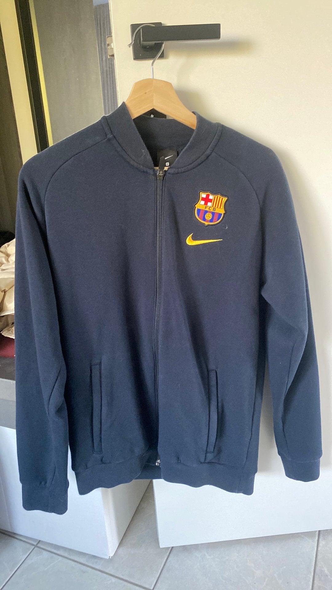 Barcelona vest, Vêtements | Hommes, Pulls & Vestes, Enlèvement ou Envoi, Neuf, Taille 46 (S) ou plus petite, Bleu