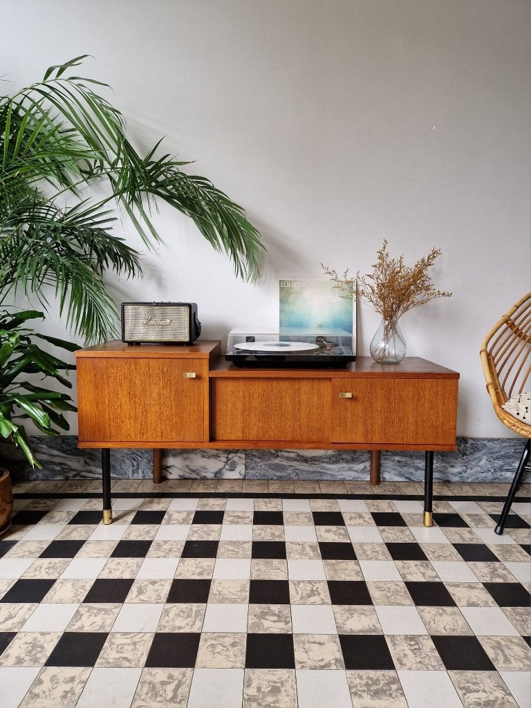 Vintage midcentury dressoir | tv-platenspeler meubel | kast, Teck, 25 à 50 cm, Avec porte(s), Vintage