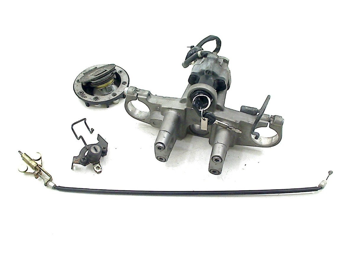 ENSEMBLE DE VERROU ET CYLINDRE DE PORTES Yamaha, Yamaha Motor Europe N.V., Utilisé, Customersupport@yamaha-motor.co.uk, Koolhovenlaan 101
1119 NC  Schiphol-Rijk, NL