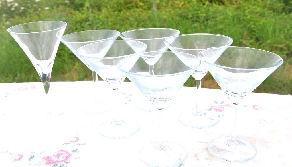 lot de 6 +1 diffèrent verres a cocktail ou martini, Verre ou Verres, Enlèvement ou Envoi, Verre, Utilisé
