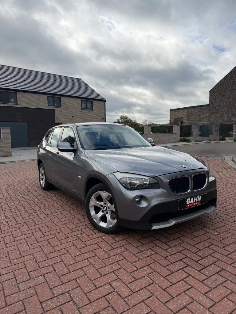 BMW X1 xDrive18d, Euro 5, https://public.car-pass.be/vhr/c334e886-0caf-4109-a0b0-798ebfff61d7, Bedrijf, Zilver of Grijs