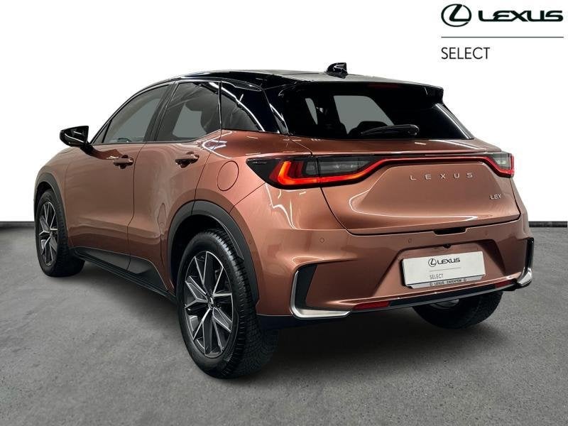 Lexus LBX Cool Privilege | HUD | 360° | mark levinson, Euro 6, 136 pk, 1490 cc, Hybride Elektrisch/Benzine