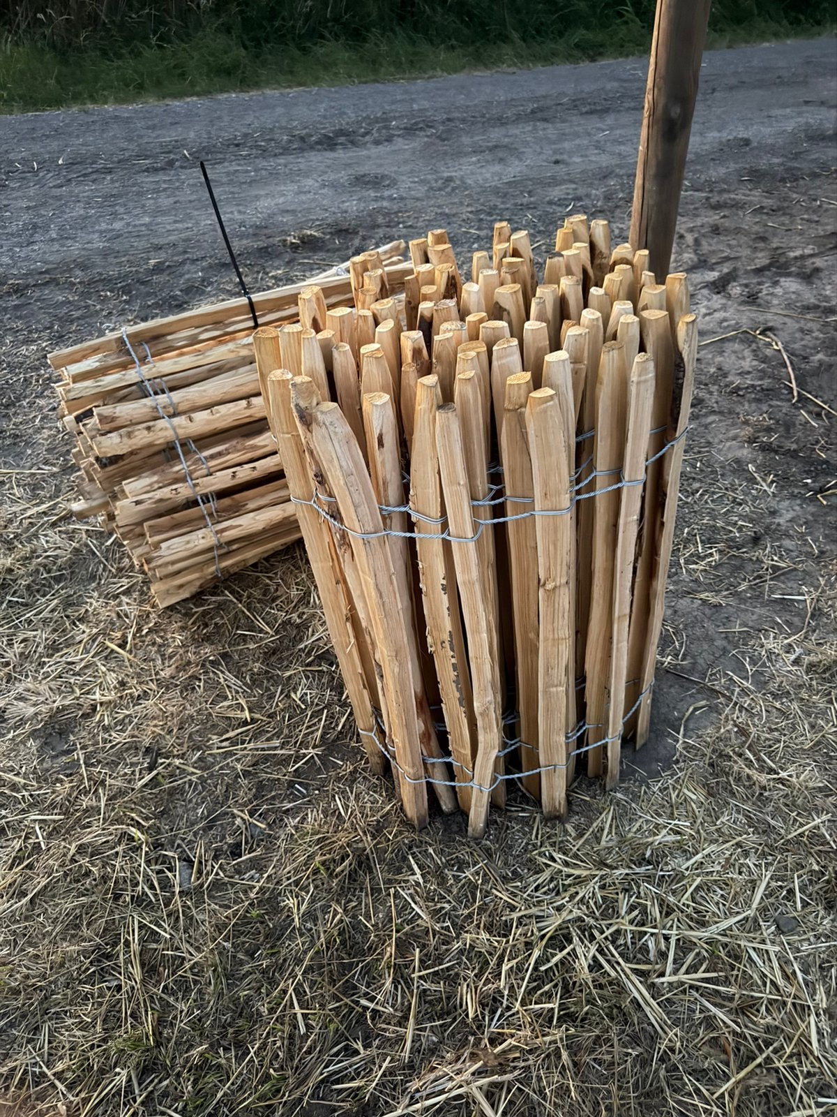 Kastanje hekwerk, schapendraad, kastanje draad, Tuin en Terras, Tuinhekken en Hekwerk, Ophalen, Zo goed als nieuw, Hout